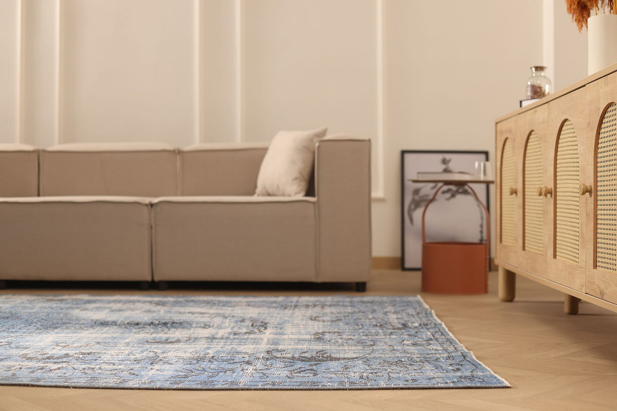 Vintage Isparta Turkish Area Rug 6x10 ft — Blue & Gray Floral