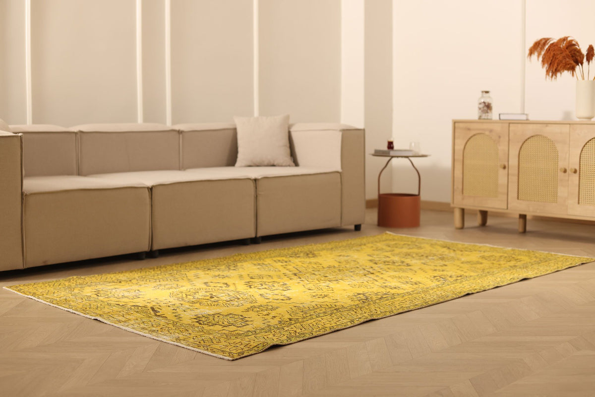 Vintage Isparta Turkish Area Rug 5x9 ft — Yellow & Brown Geometric