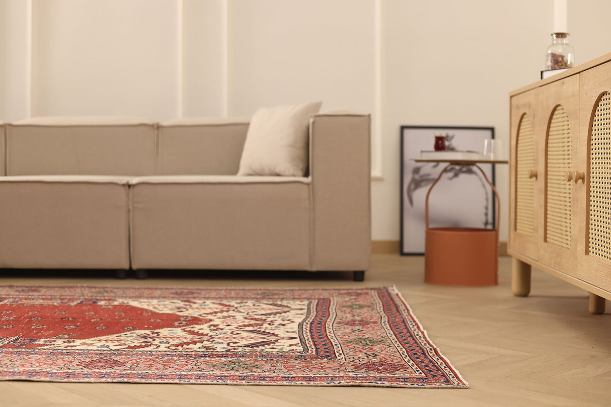 Vintage Isparta Turkish Area Rug 5x8 ft — Red & Beige Floral