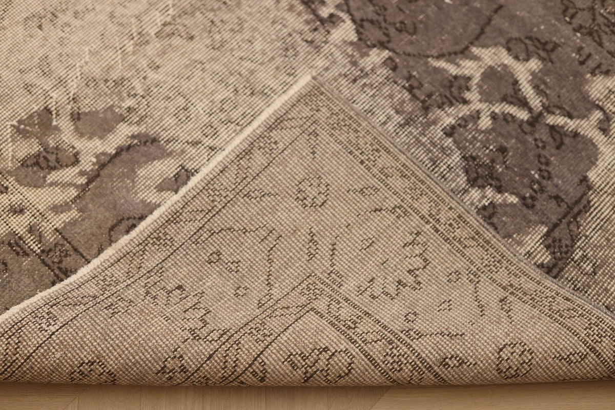 Vintage Isparta Turkish Area Rug 5x9 ft — Gray & Beige Floral