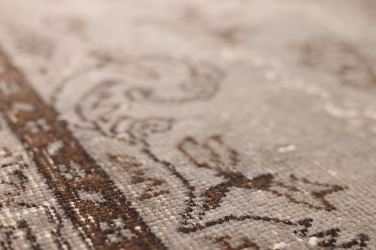 Vintage Isparta Turkish Area Rug 6x9 ft — Gray & Brown Floral