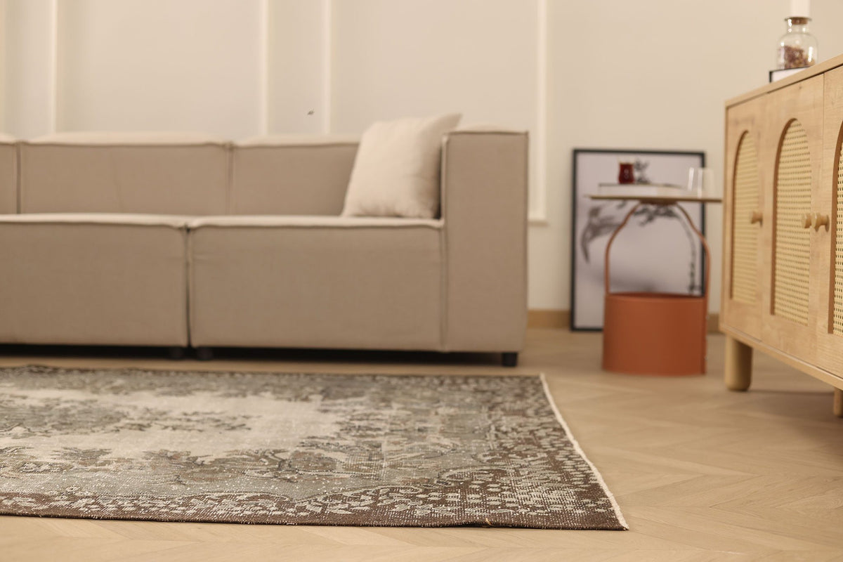 Vintage Isparta Turkish Area Rug 6x9 ft — Gray & Beige Floral