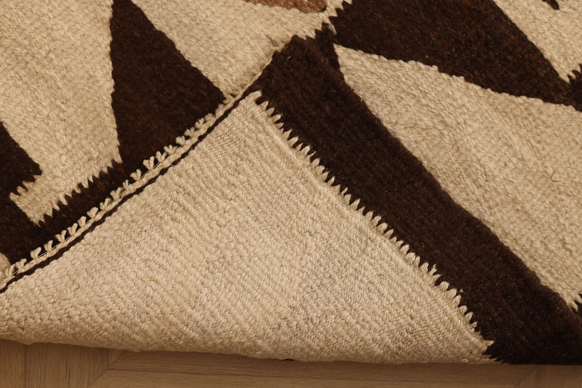 Vintage Southeastern Persian Style Kilim Runner Rug 4x11 ft — Beige & Brown Geometric