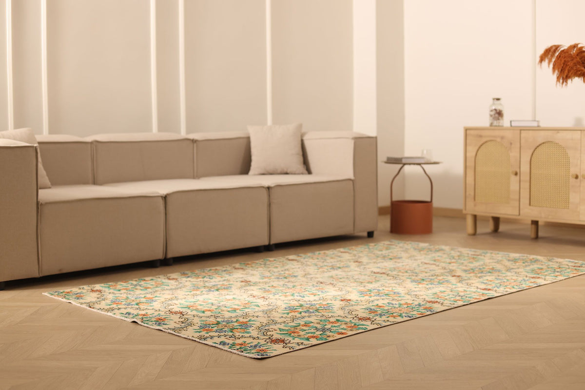 Vintage Isparta Turkish Area Rug 5x8 ft — Beige & Green Floral
