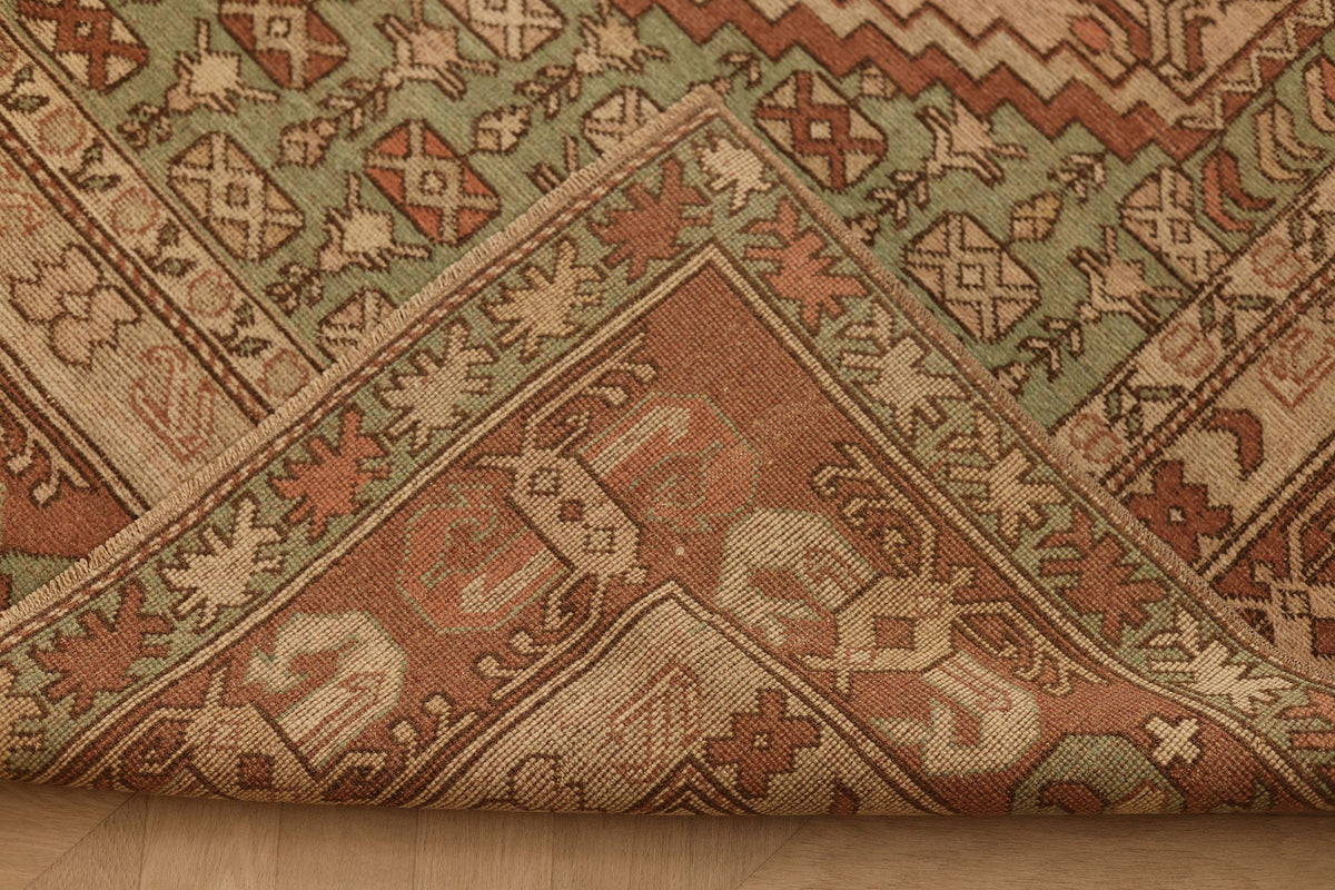 Vintage Uşak Turkish Area Rug 6x10 ft — Beige & Green Geometric