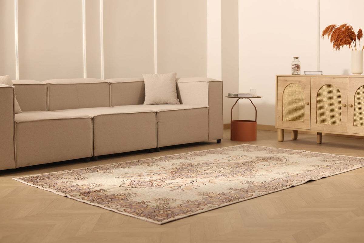 Vintage Isparta Turkish Area Rug 6x9 ft — Beige & Gray Floral
