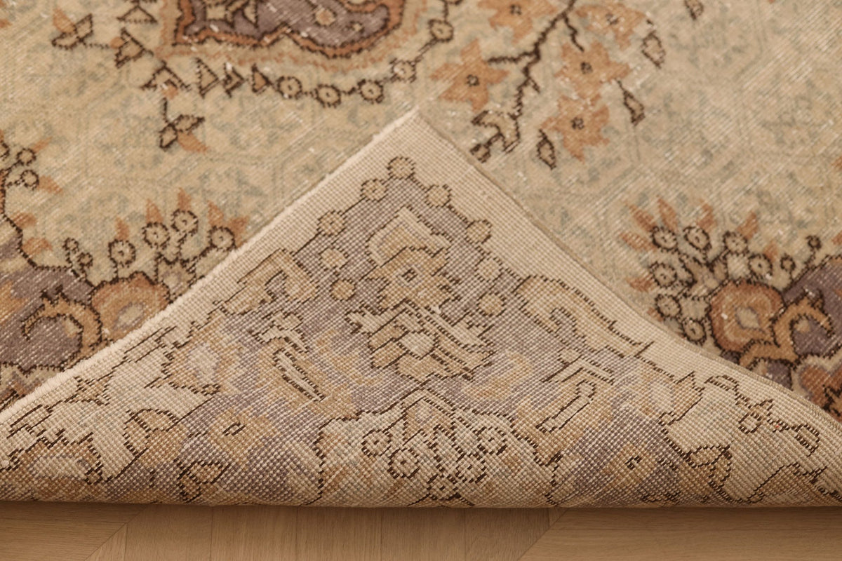 Vintage Isparta Turkish Area Rug 6x9 ft — Beige & Gray Floral