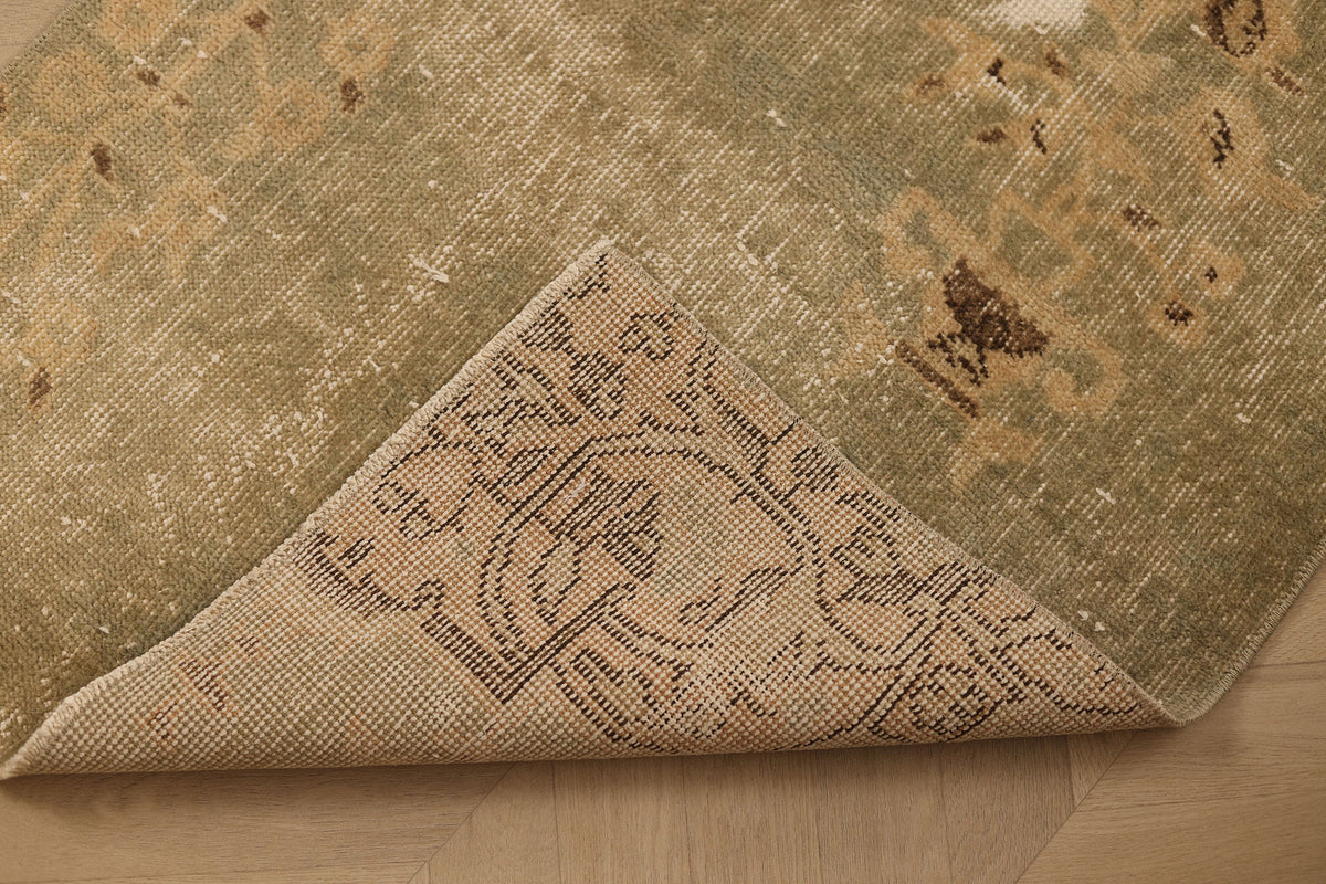 Vintage Isparta Turkish Runner Rug 2x5 ft — Green & Beige Floral