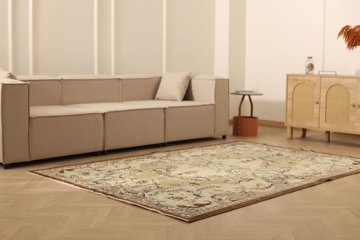 Vintage Isparta Turkish Area Rug 5x8 ft — Green & Beige Floral