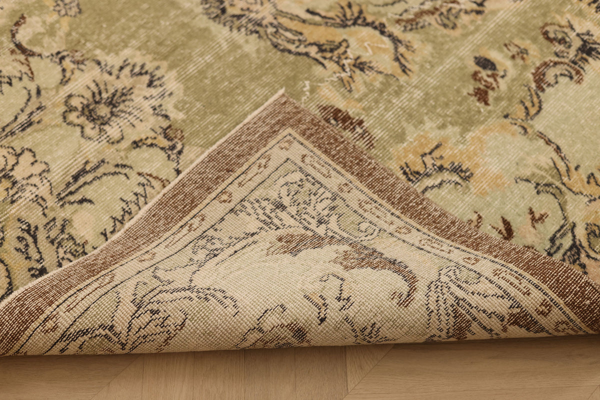 Vintage Isparta Turkish Area Rug 5x8 ft — Green & Beige Floral