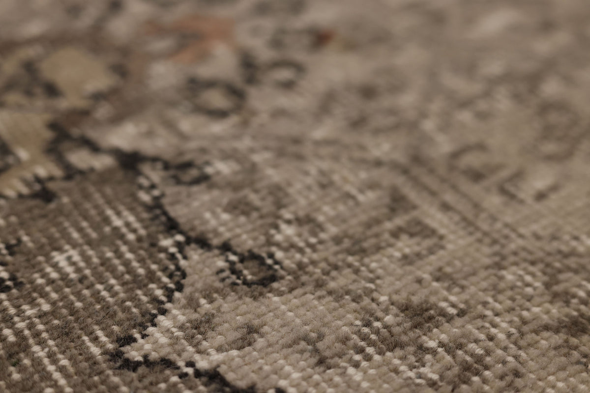 Vintage Isparta Turkish Runner Rug 2x9 ft — Beige & Gray Distressed (No. 37037)