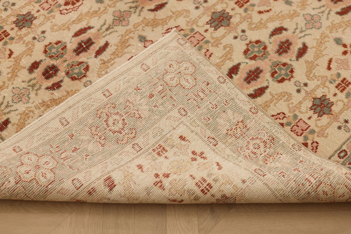 Vintage Erzincan Turkish Area Rug 5x8 ft — Beige & Green Floral