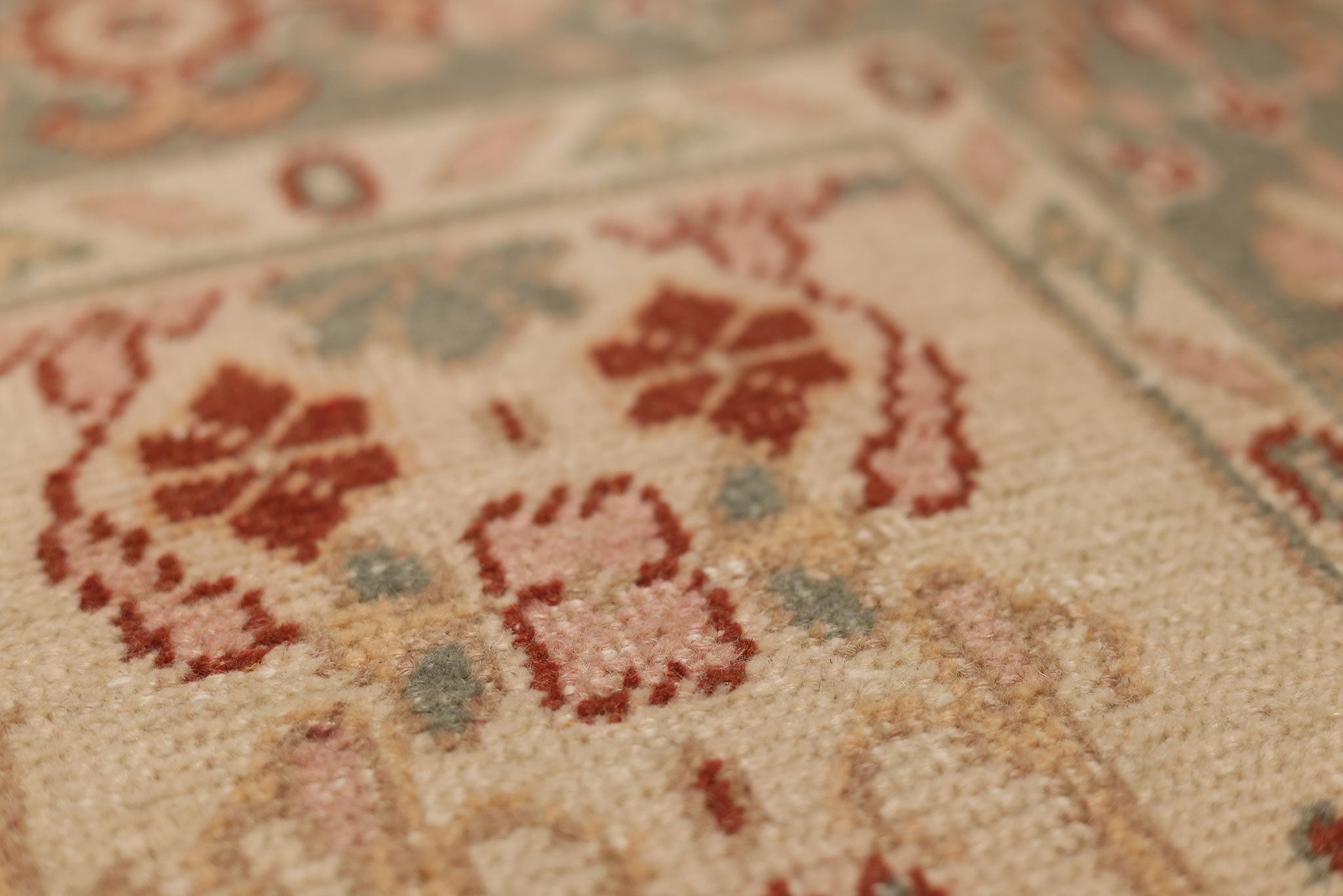 Vintage Erzincan Turkish Area Rug 5x8 ft — Beige & Green Floral