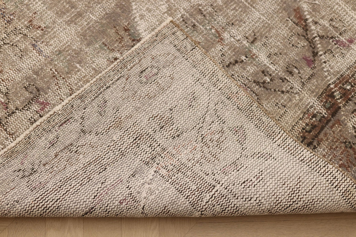 Vintage Isparta Turkish Area Rug 7x10 ft — Gray & Beige Floral