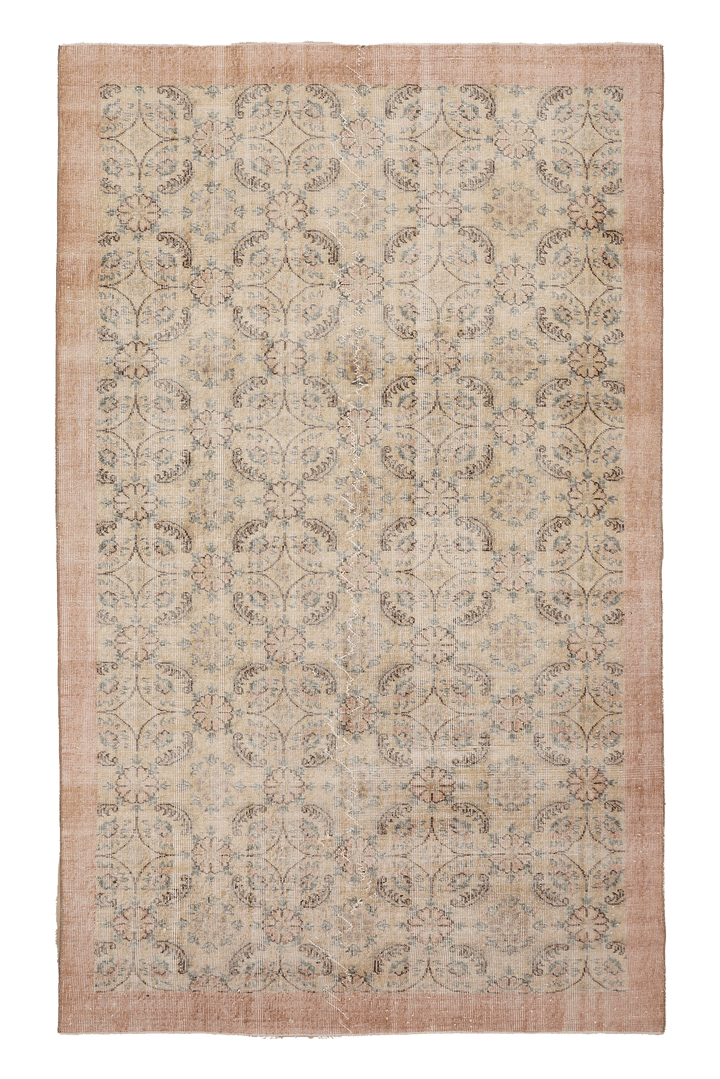 Vintage Isparta Turkish Area Rug 5x9 ft — Beige & Pink Floral