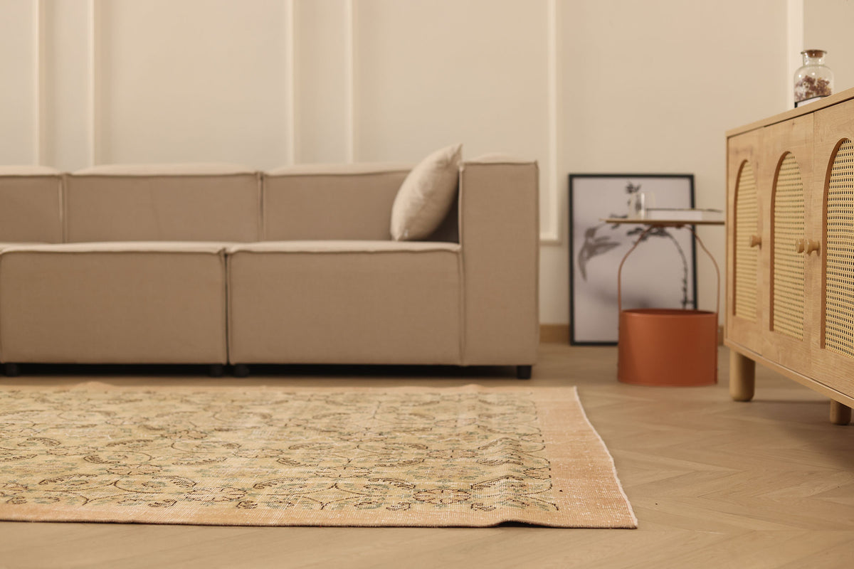 Vintage Isparta Turkish Area Rug 5x9 ft — Beige & Pink Floral