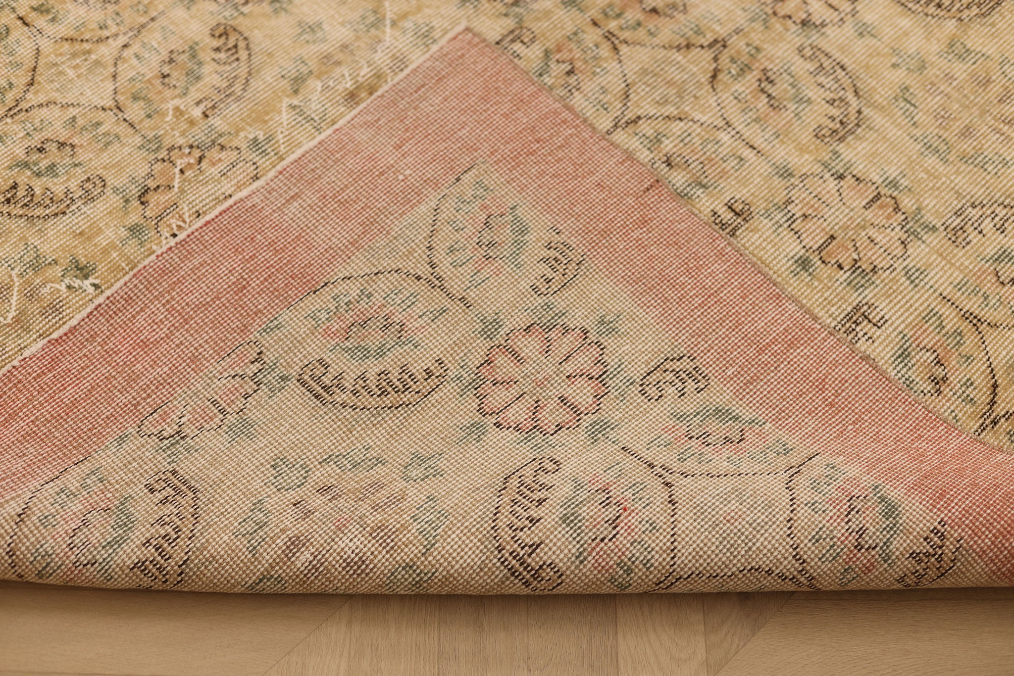 Vintage Isparta Turkish Area Rug 5x9 ft — Beige & Pink Floral
