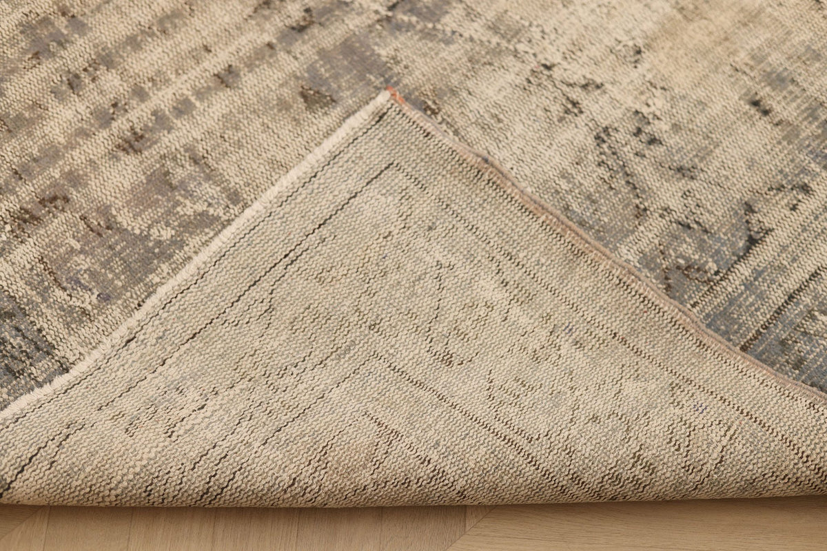 Vintage Manisa Turkish Area Rug 6x9 ft — Gray & Beige Floral