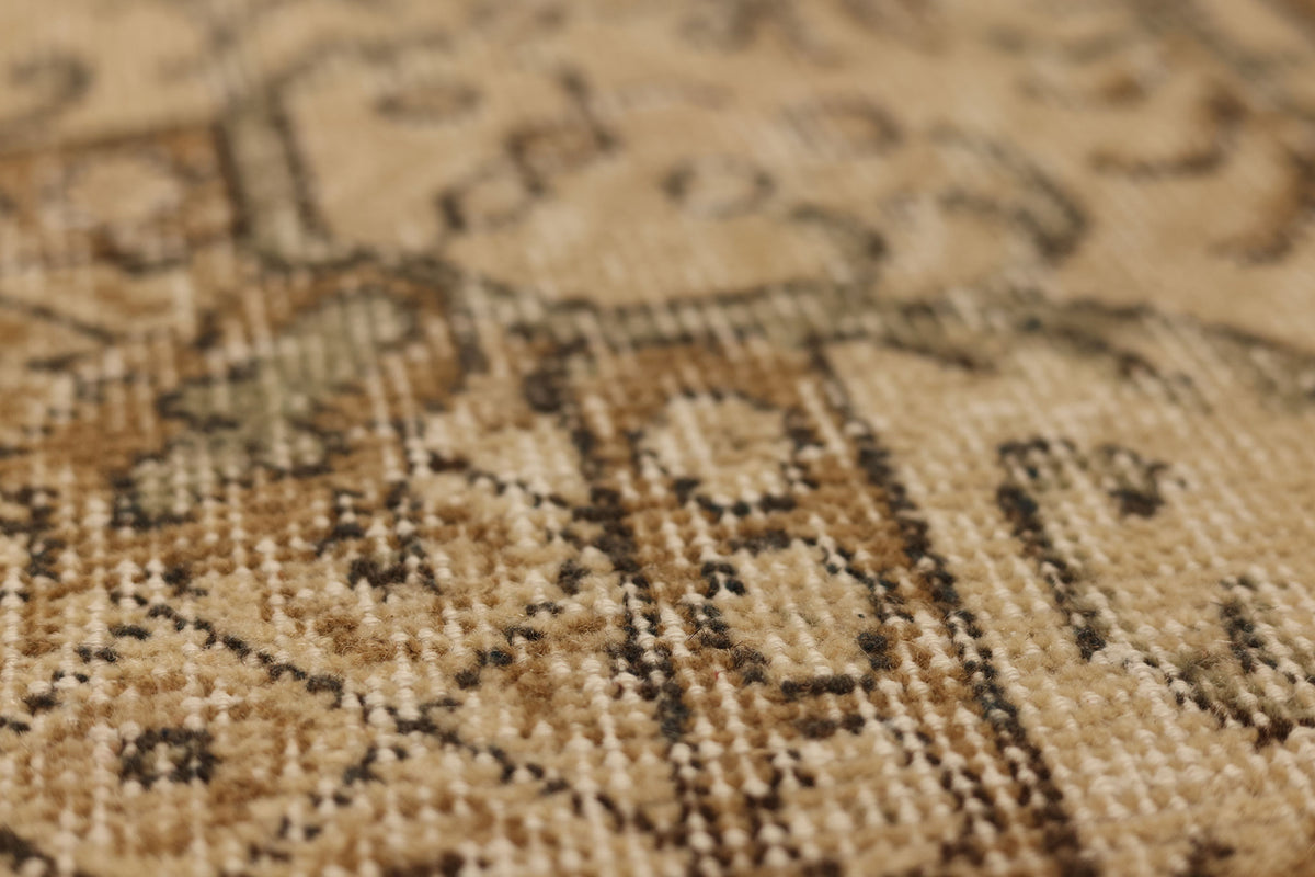 Vintage Isparta Turkish Area Rug 5x9 ft — Beige & Brown Geometric