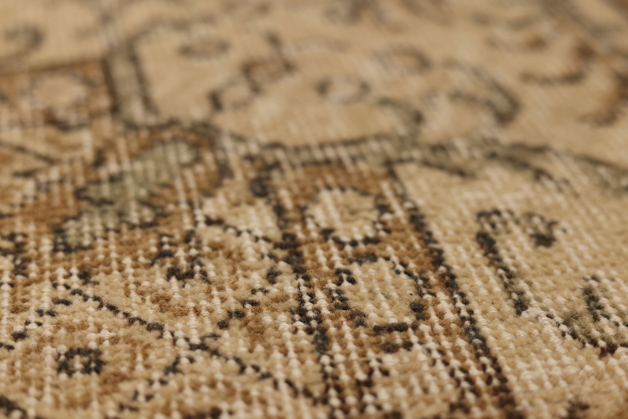 Vintage Isparta Turkish Area Rug 5x9 ft — Beige & Brown Geometric