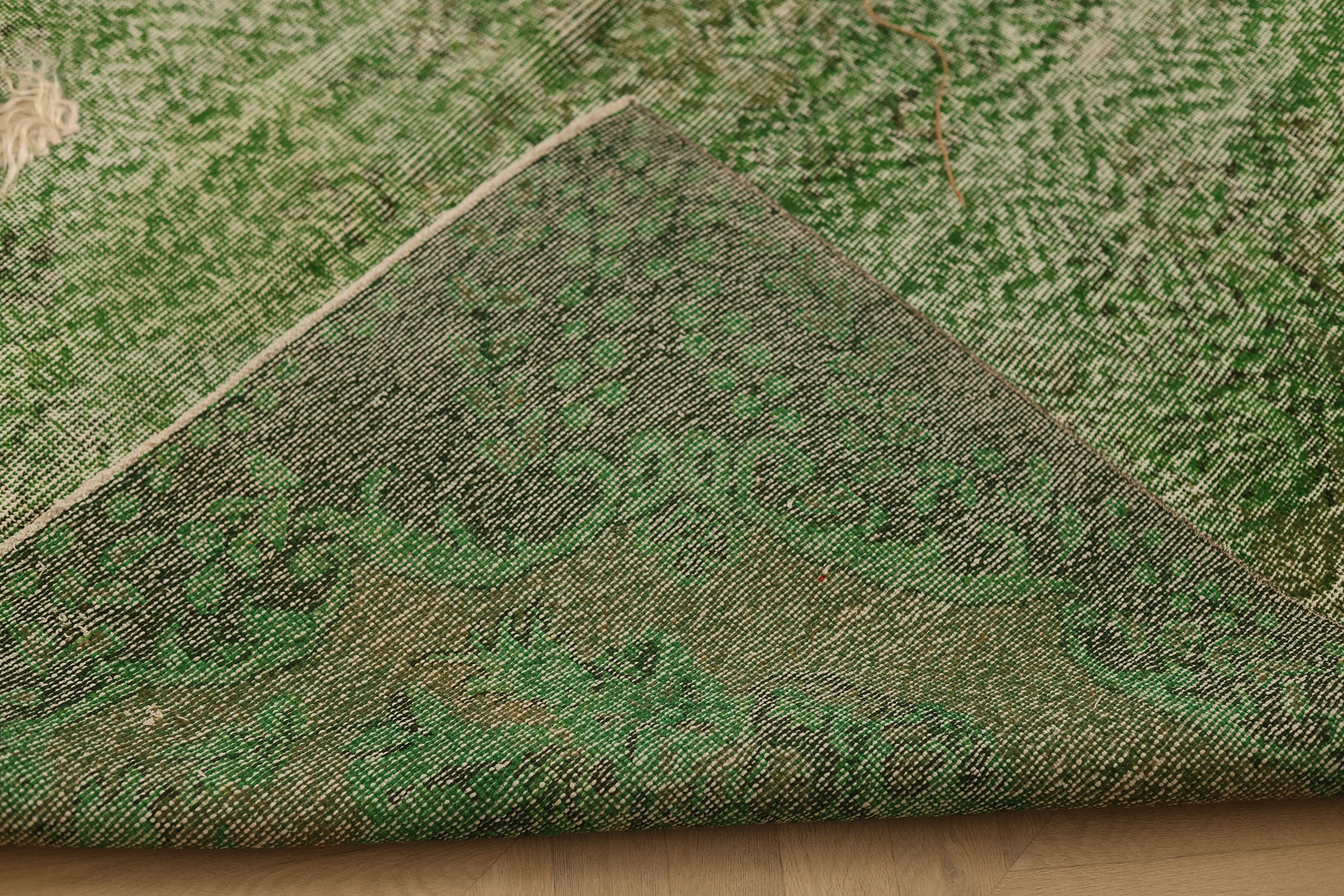 Vintage Isparta Turkish Area Rug 6x9 ft — Green & Gray minimalist