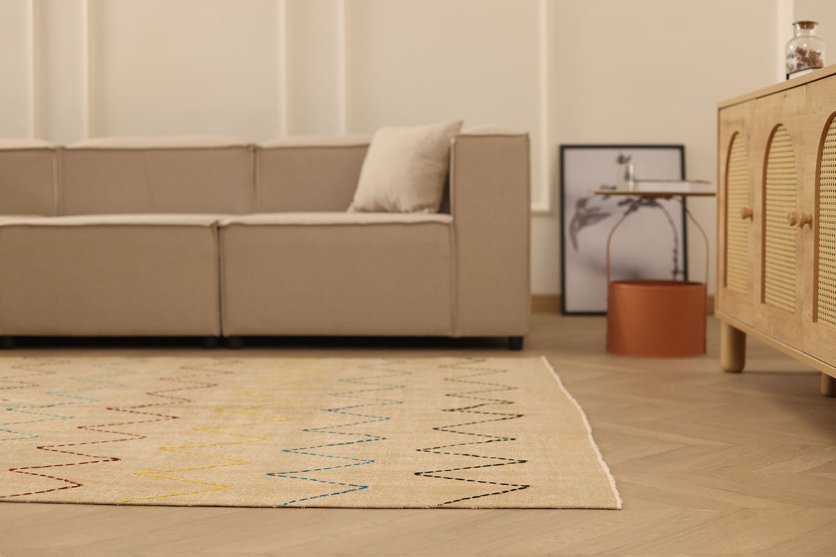 Vintage Manisa Turkish Area Rug 5x8 ft — Beige Geometric