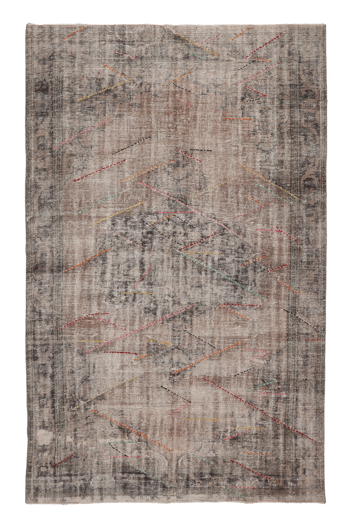 Vintage Manisa Turkish Area Rug 6x9 ft — Gray & Beige Geometric