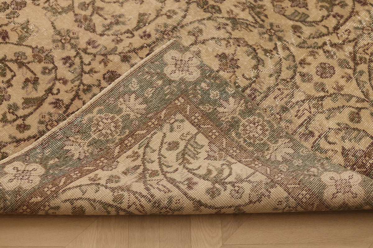 Vintage Isparta Turkish Area Rug 5x8 ft — Beige & Green Floral