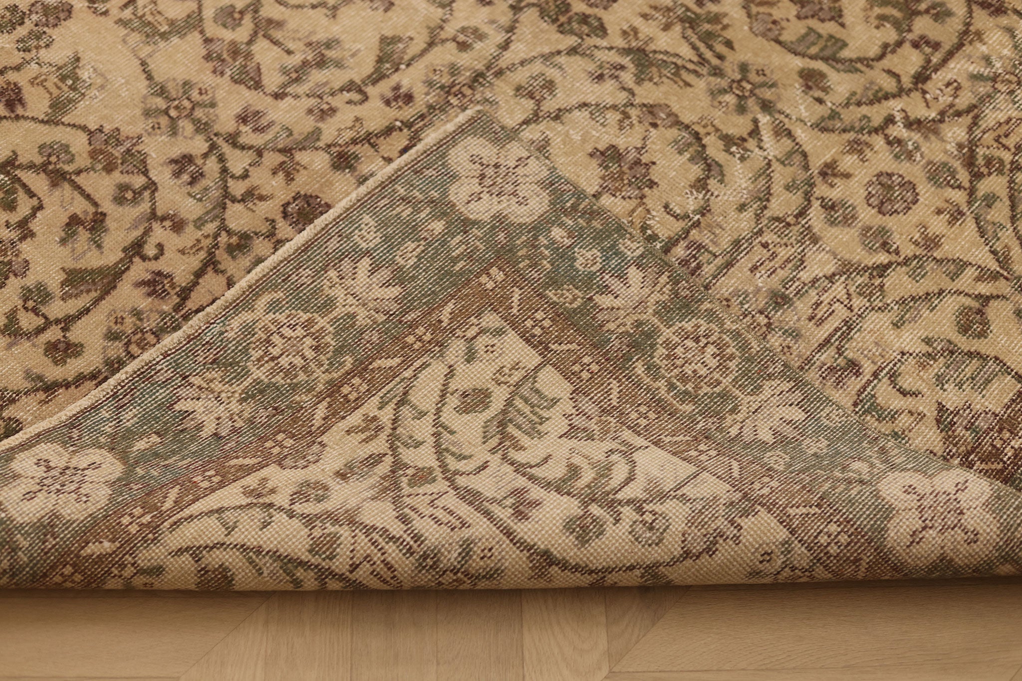 Vintage Isparta Turkish Area Rug 5x8 ft — Beige & Green Floral