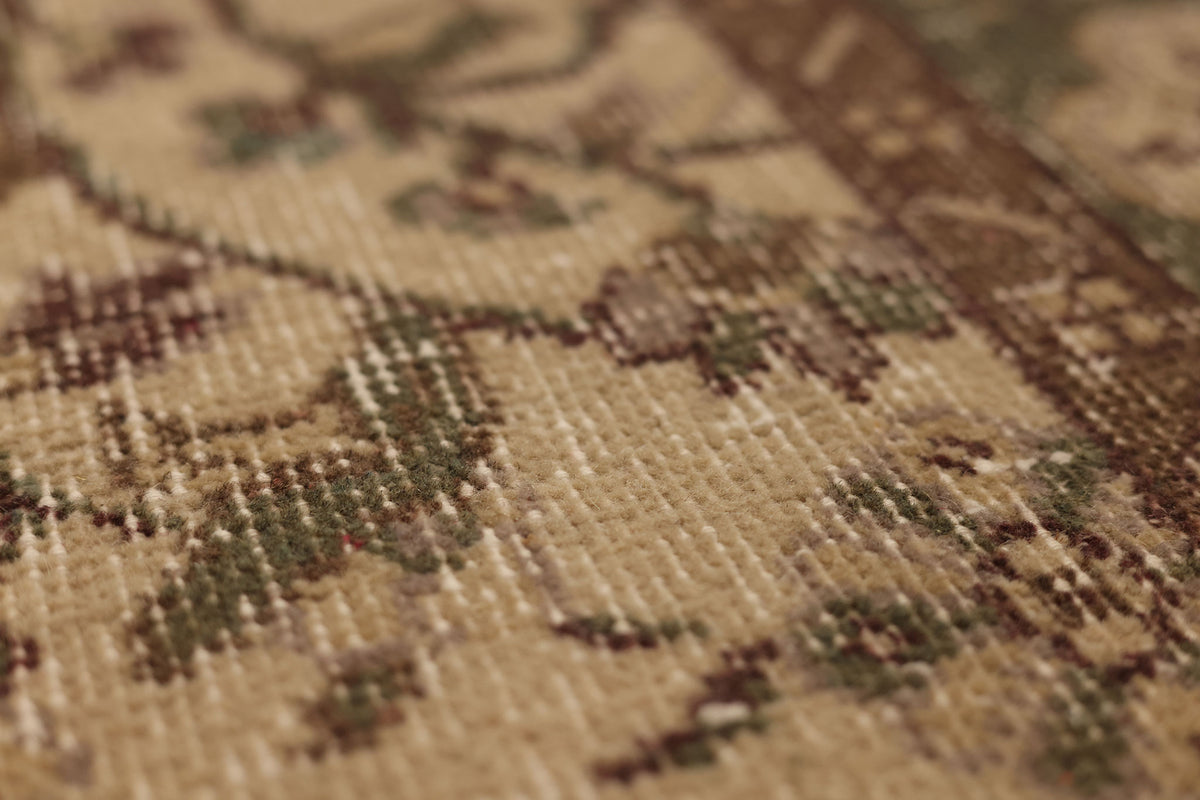 Vintage Isparta Turkish Area Rug 5x8 ft — Beige & Green Floral