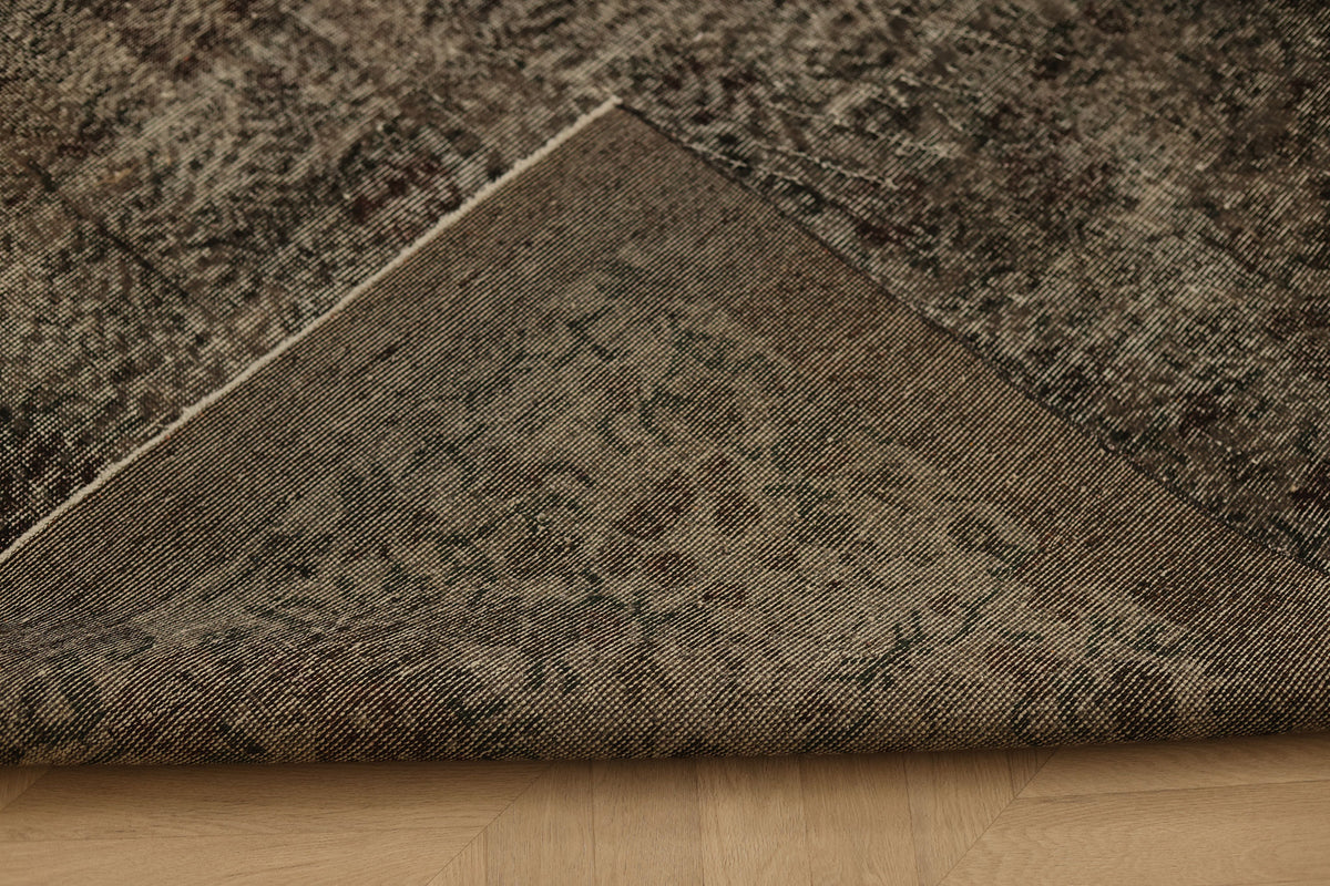 Vintage Isparta Turkish Area Rug 5x8 ft — Gray Overdyed