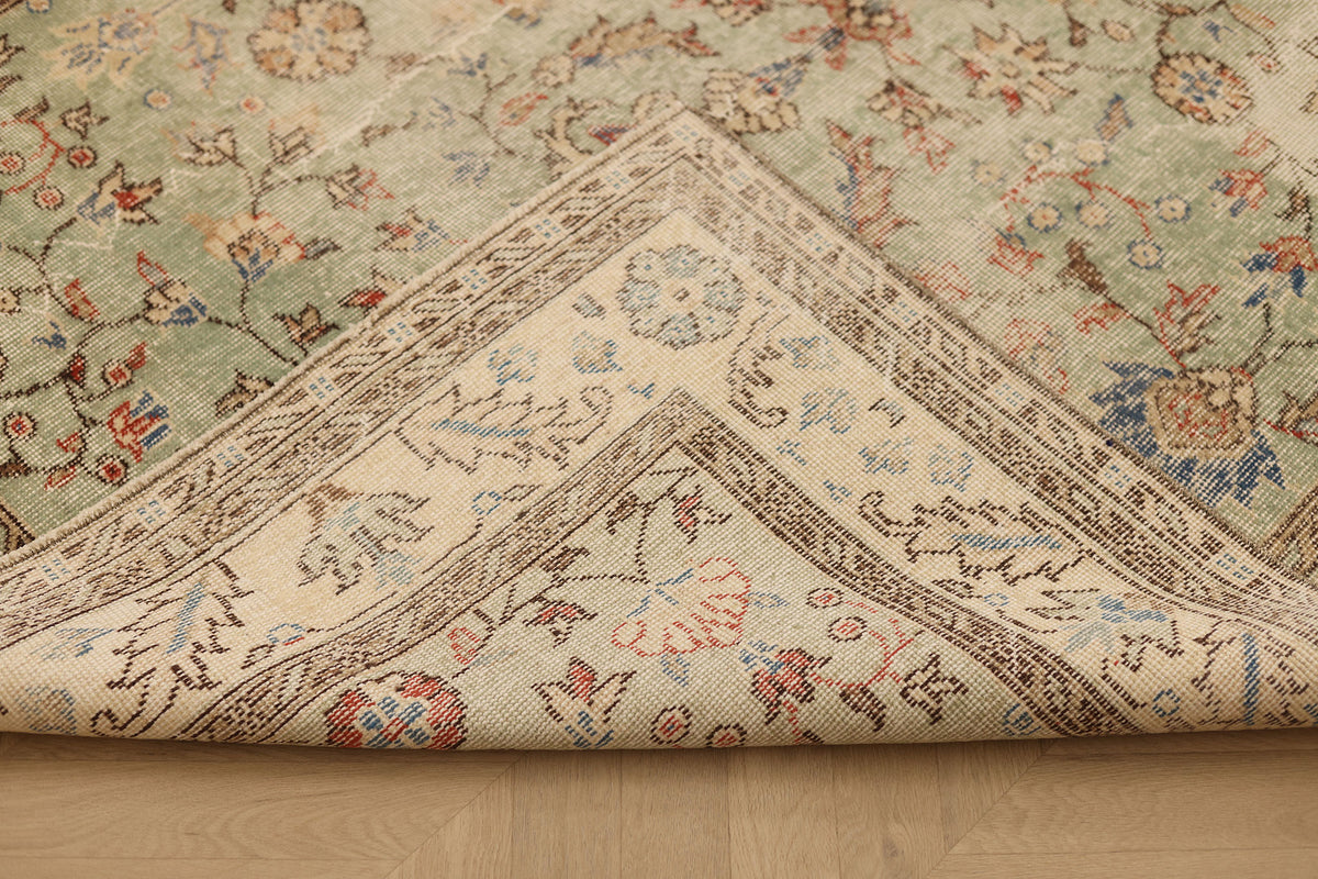 Vintage Isparta Turkish Area Rug 5x8 ft — Green & Beige Floral (No. 38583)