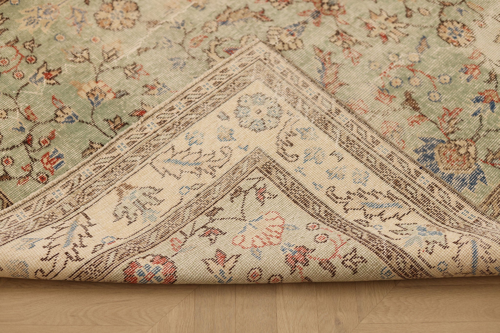 Vintage Isparta Turkish Area Rug 5x8 ft — Green & Beige Floral (No. 38583)