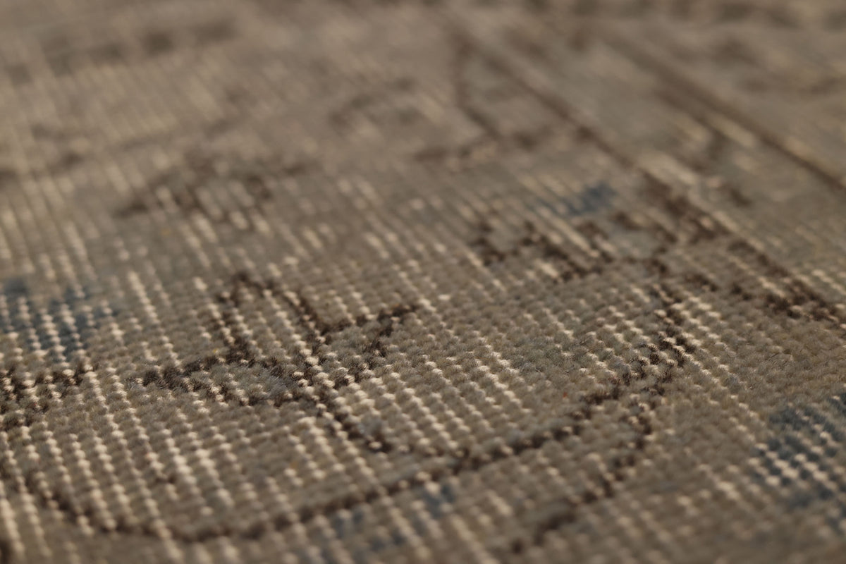 Vintage Isparta Turkish Area Rug 5x9 ft — Gray & Beige Geometric