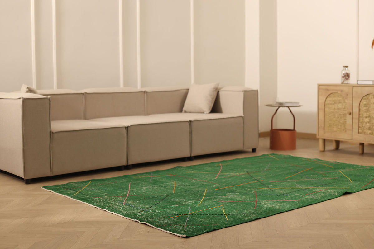Vintage Isparta Turkish Area Rug 5x8 ft — Green Geometric