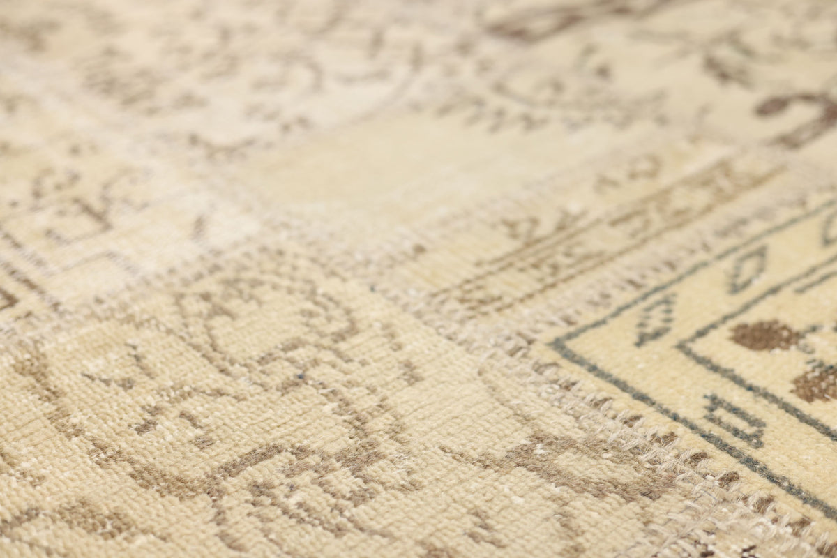Vintage Turkish Area Rug 5x7 ft — Beige & Gray Patchwork