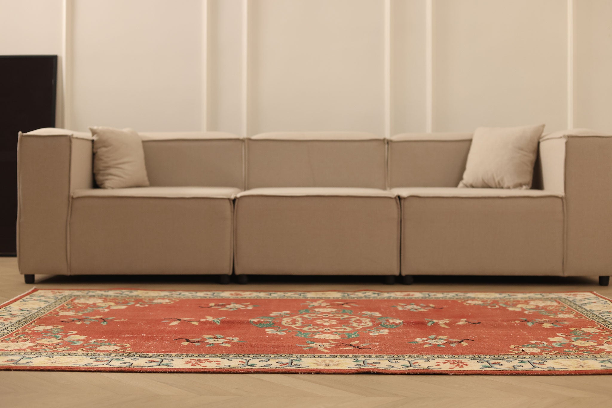 Vintage Isparta Turkish Area Rug 5x8 ft — Red & Beige Floral