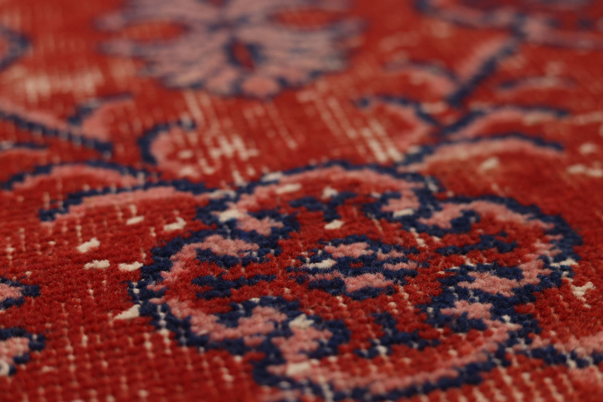 Vintage Isparta Turkish Area Rug 5x9 ft — Red & Gray Floral