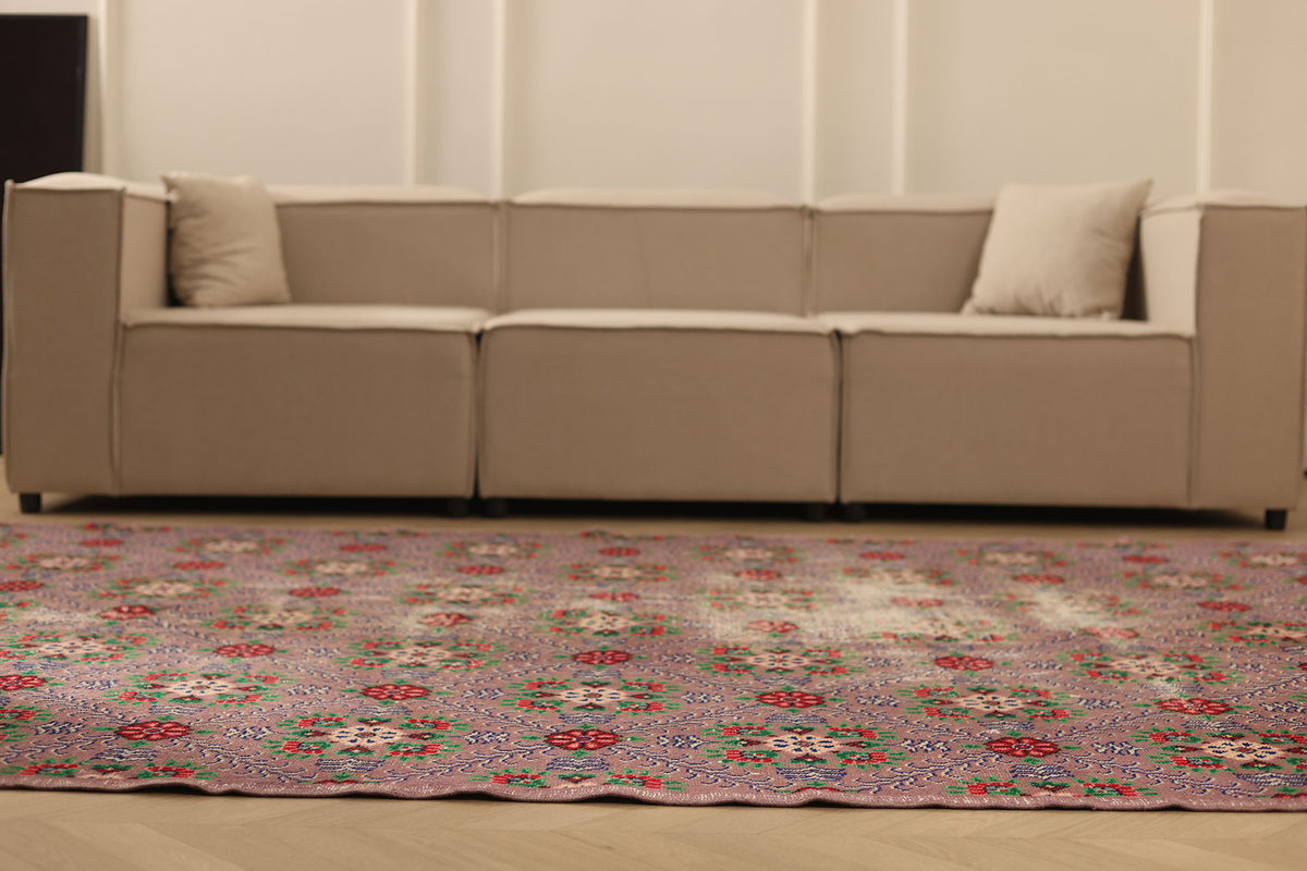 Vintage Isparta Turkish Area Rug 6x9 ft — Gray & Red Floral (No. 39258)