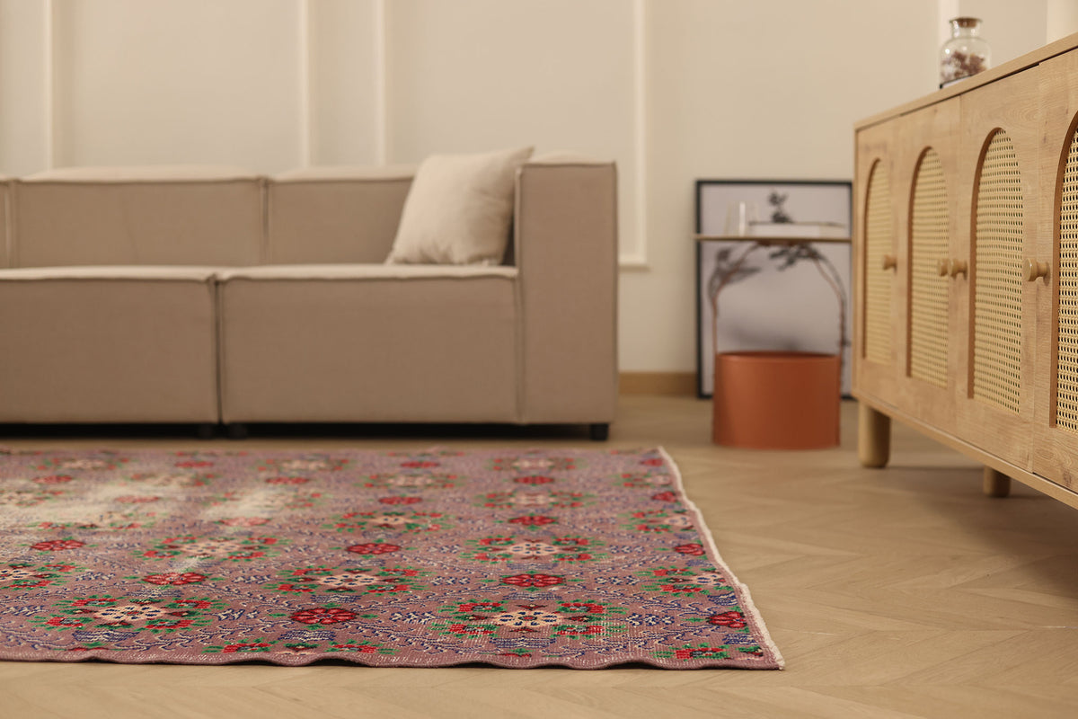 Vintage Isparta Turkish Area Rug 6x9 ft — Gray & Red Floral (No. 39258)