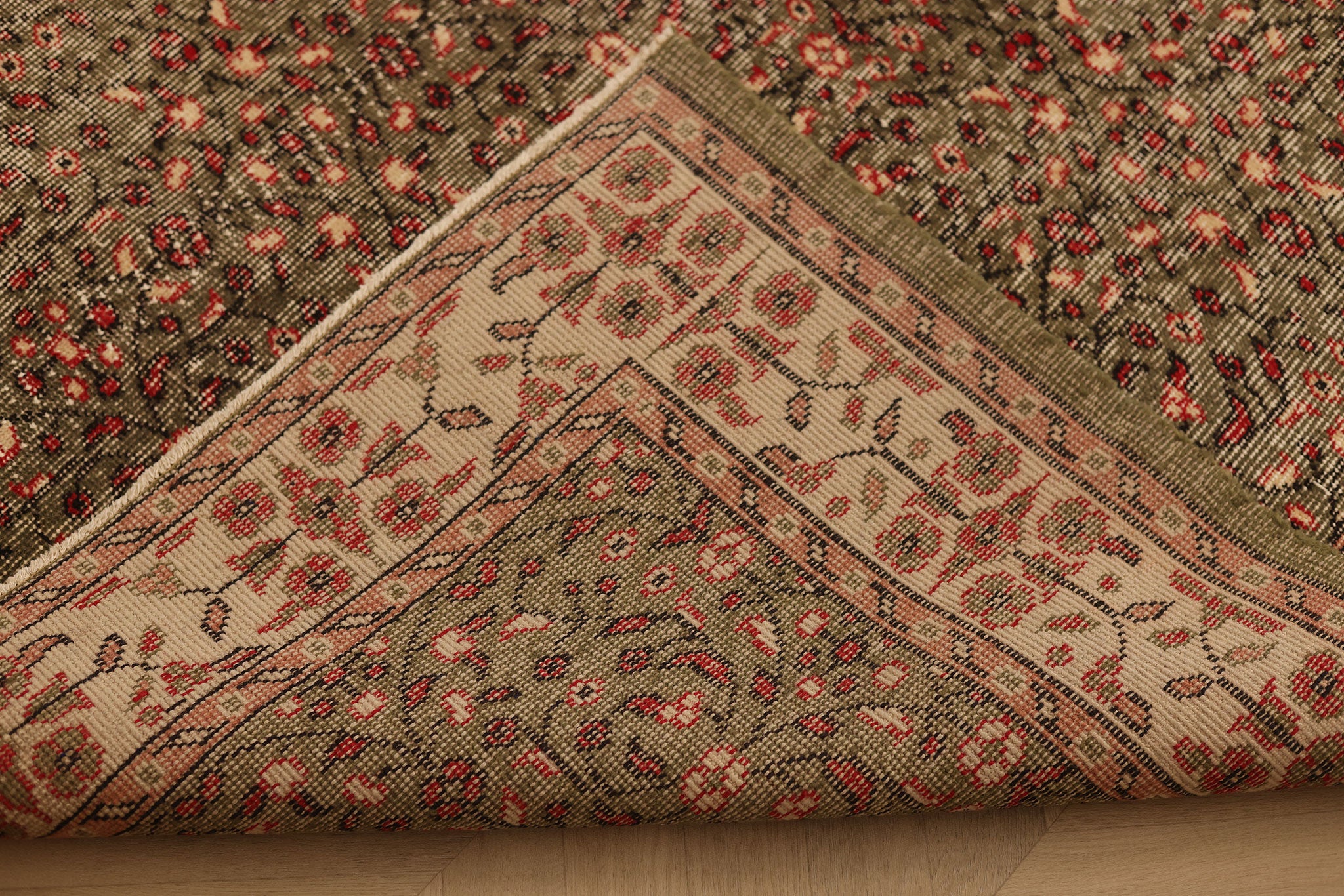 Vintage Isparta Turkish Area Rug 6x10 ft — Green & Beige Floral