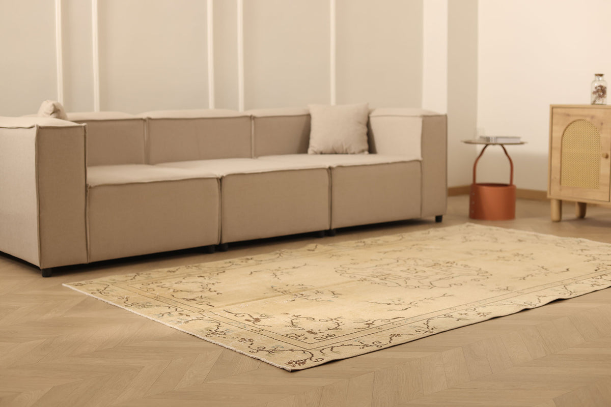 Vintage Isparta Turkish Area Rug 5x9 ft — Beige & Brown Floral (No. 39265)