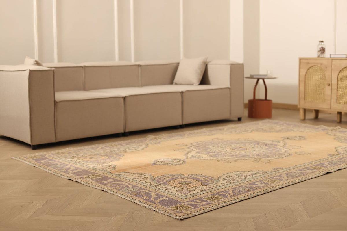 Vintage Isparta Turkish Area Rug 6x10 ft — Beige & Gray Floral