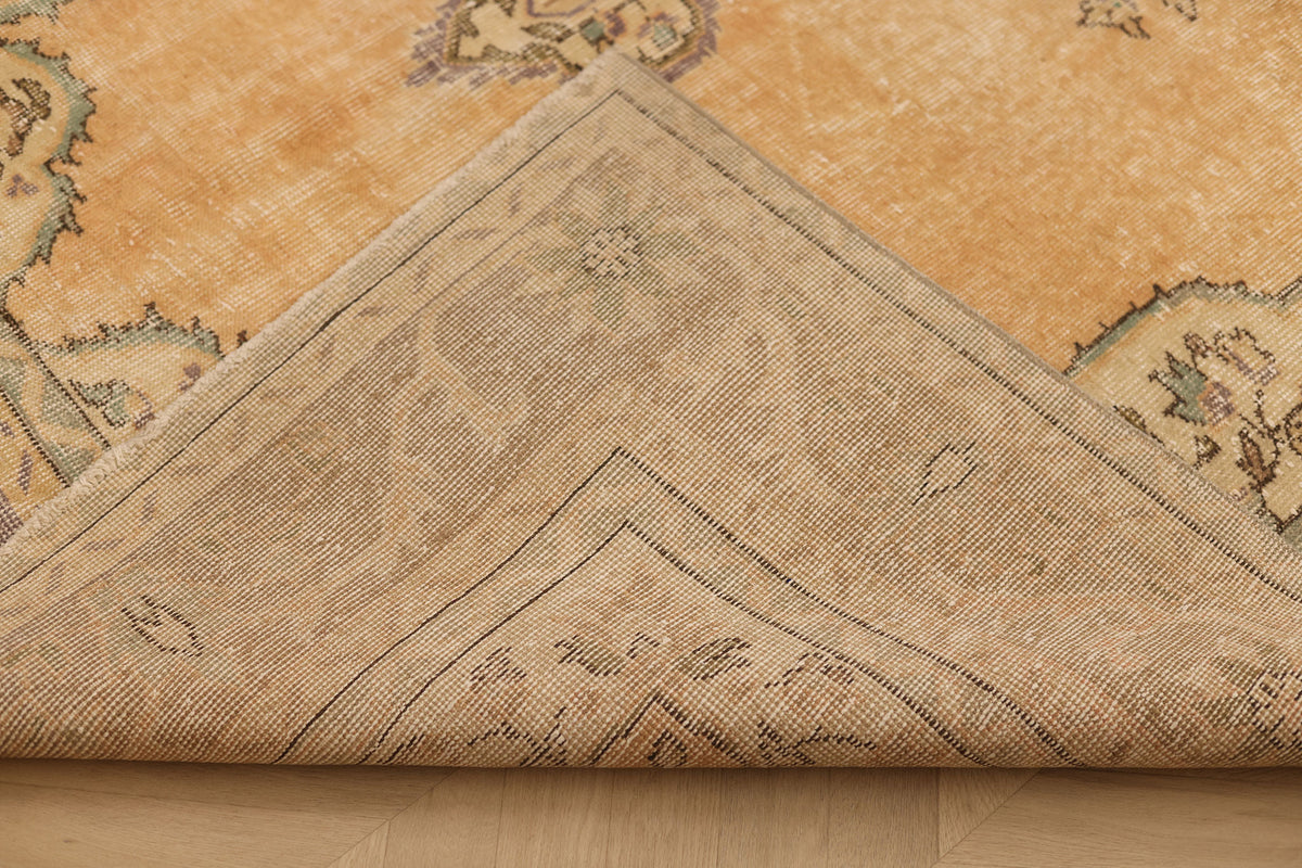 Vintage Isparta Turkish Area Rug 6x10 ft — Beige & Gray Floral