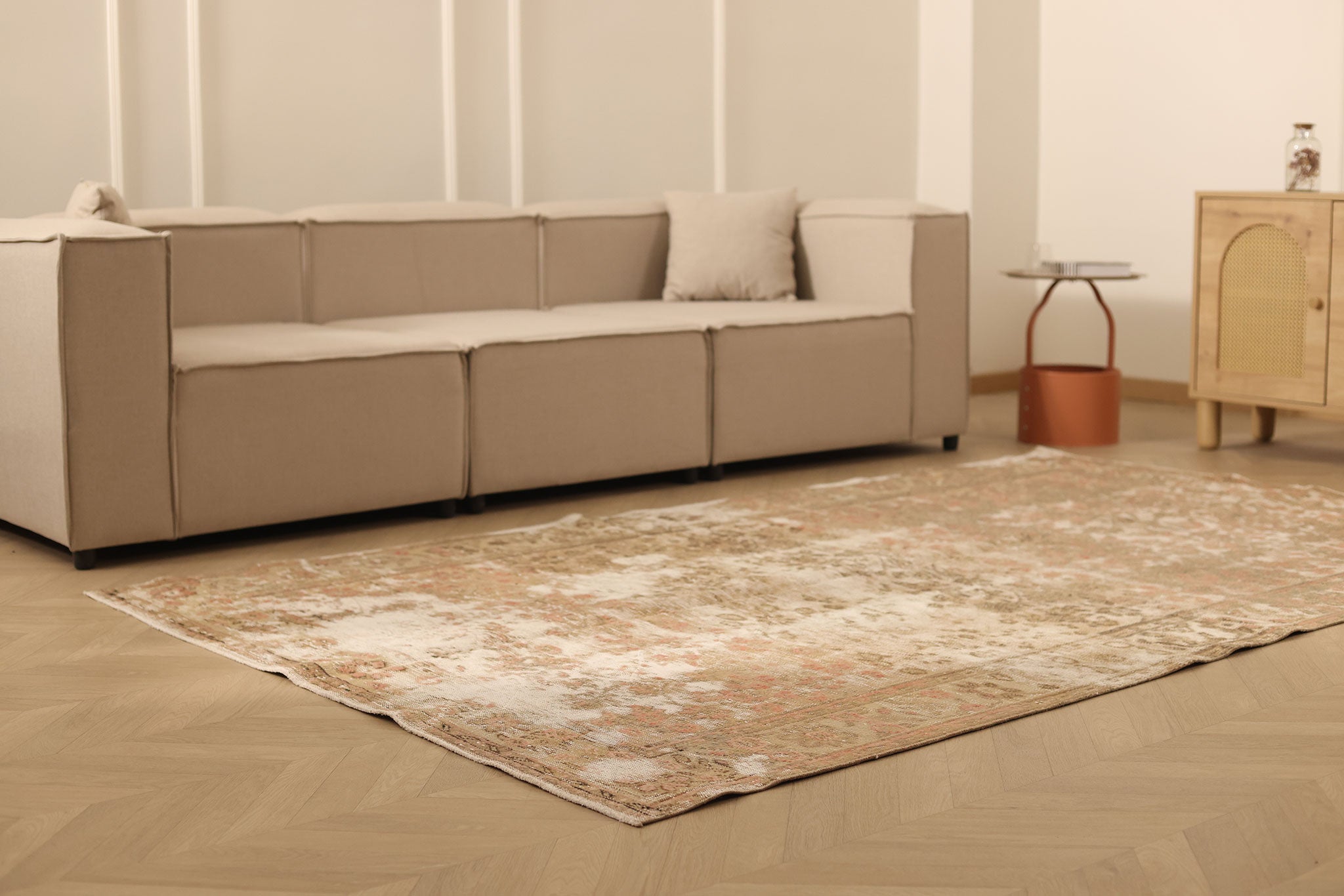 Vintage Isparta Turkish Area Rug 5x9 ft — Beige & Orange Distressed