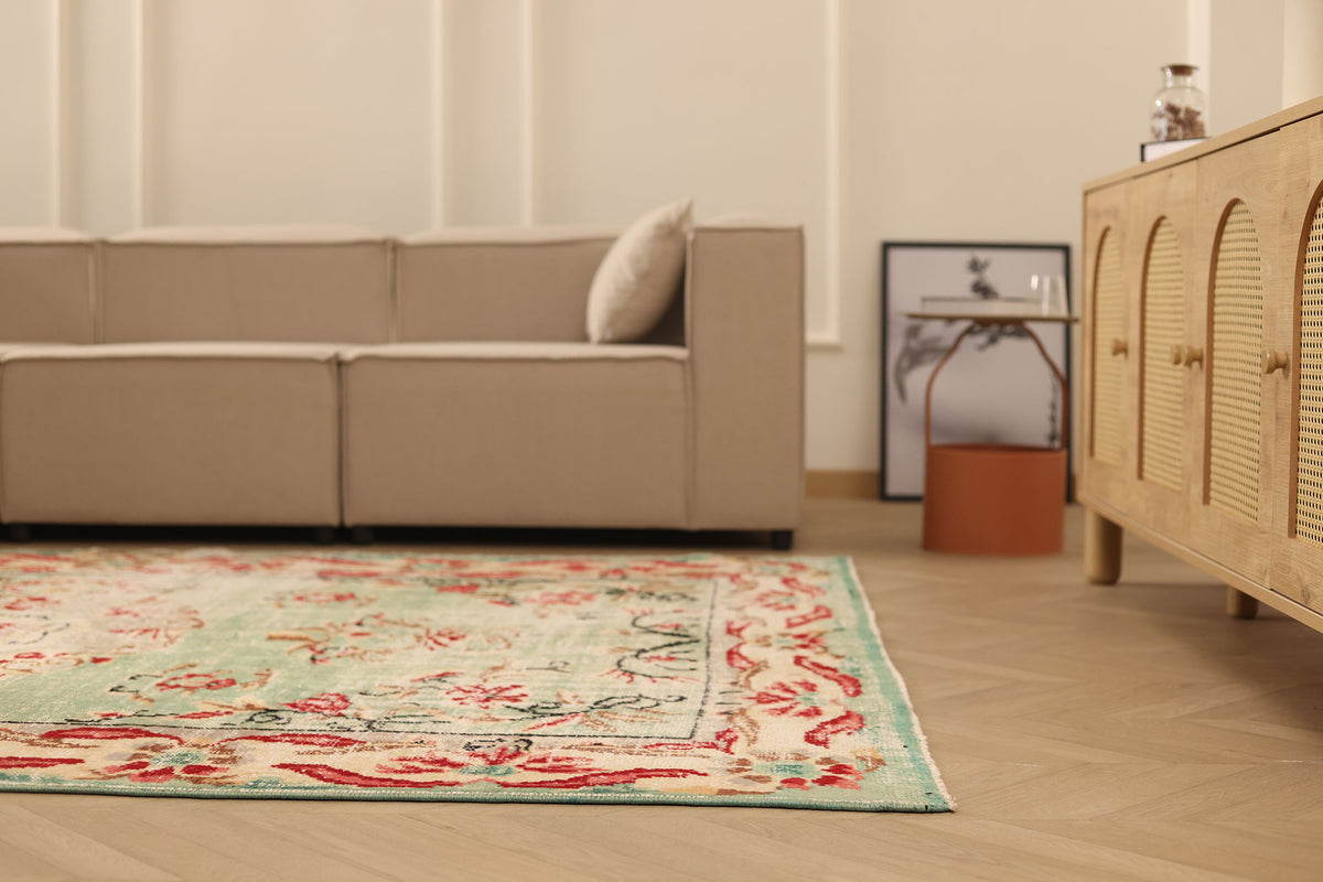 Vintage Manisa Turkish Area Rug 6x9 ft — Green & Red Floral