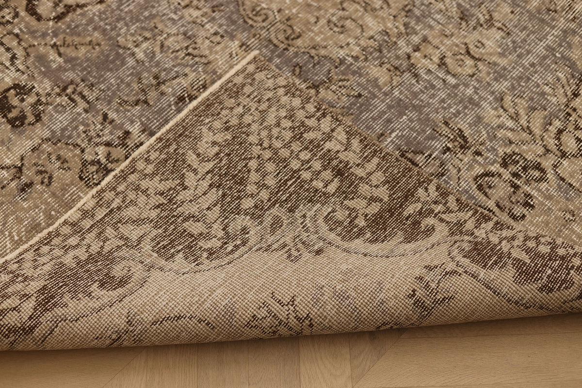 Vintage Isparta Turkish Area Rug 5x8 ft — Beige & Gray Floral (No. 39281)