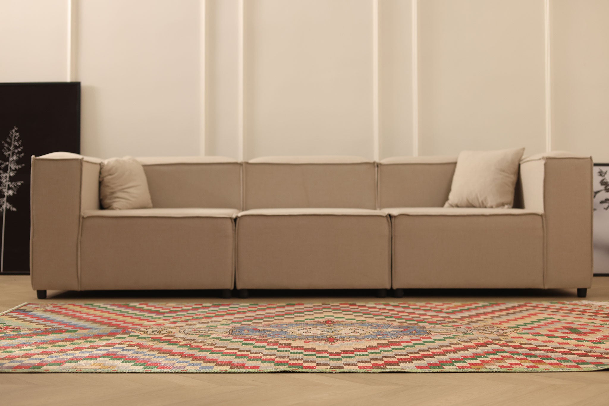 Vintage Isparta Turkish Area Rug 5x9 ft — Beige & Red Geometric
