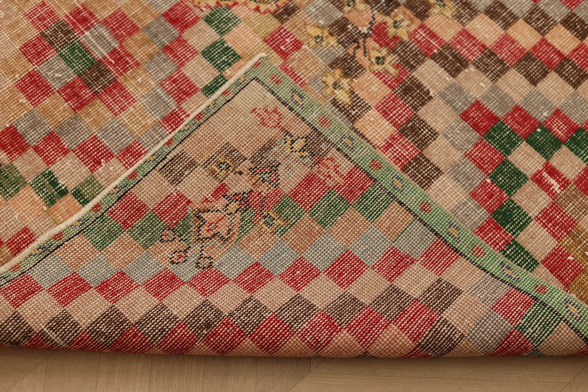 Vintage Isparta Turkish Area Rug 5x9 ft — Beige & Red Geometric