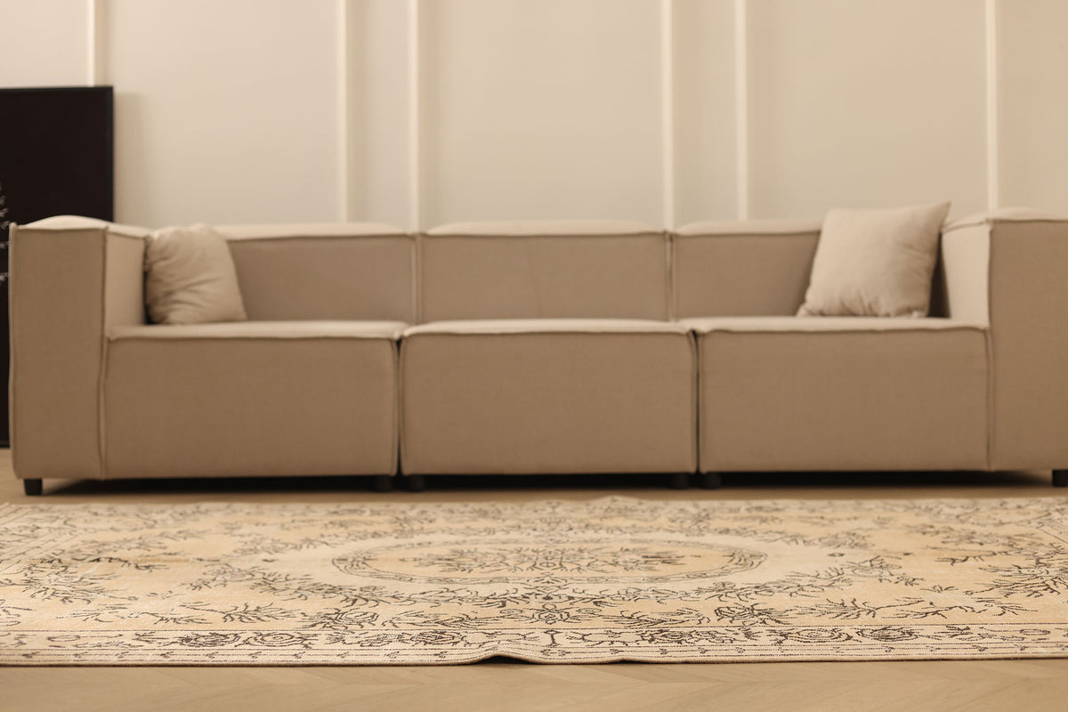 Vintage Isparta Turkish Area Rug 5x8 ft — Beige & Gray Floral